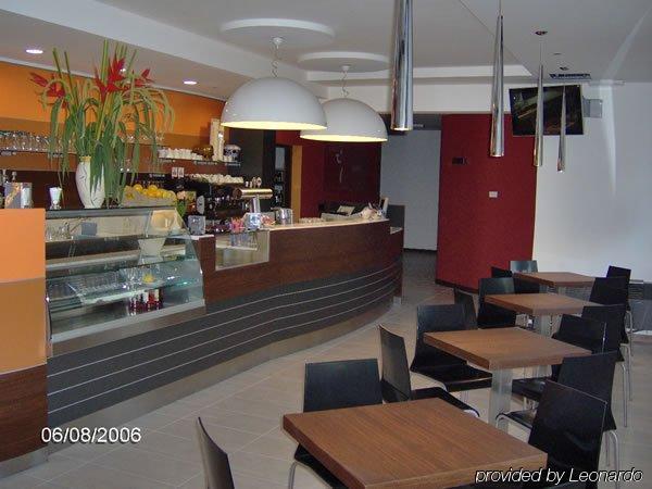 Hotel Due Ragni فيلّوربا المطعم الصورة